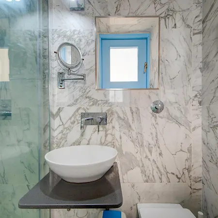 Апартаменты Cozy 1br Prime Spot Near Restaurants And Transport *