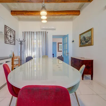 Cozy 1br Prime Spot Near Restaurants And Transport Апартаменты *