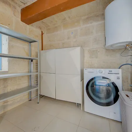 Cozy 1br Prime Spot Near Restaurants And Transport Апартаменты
