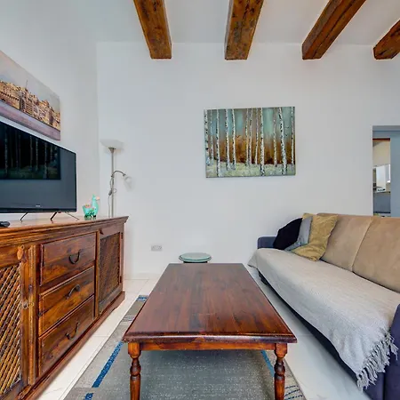 Cozy 1br Prime Spot Near Restaurants And Transport Апартаменты *