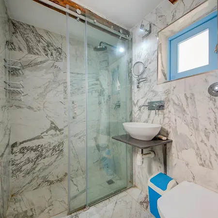 Cozy 1br Prime Spot Near Restaurants And Transport Апартаменты
